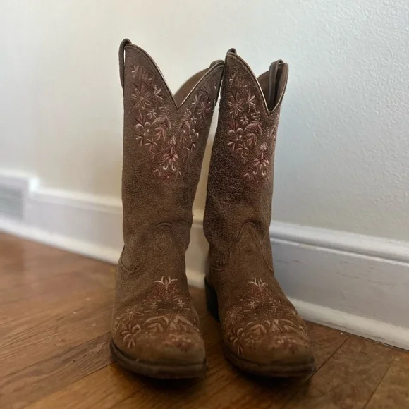 Ariat Brown Embroidered Heeled Boots - Picture 1 of 8